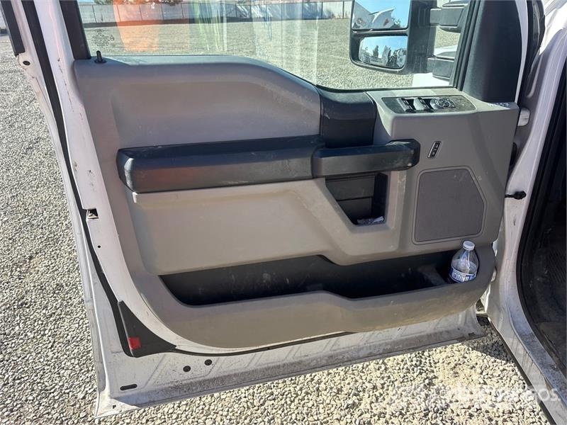 Ford F-250 XL 4x2 Extended Cab Pickup Anders