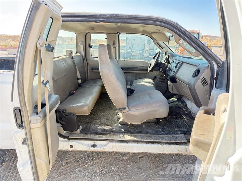 Ford F-250 XL 4x2 Extended Cab Pickup Прочие фургоны