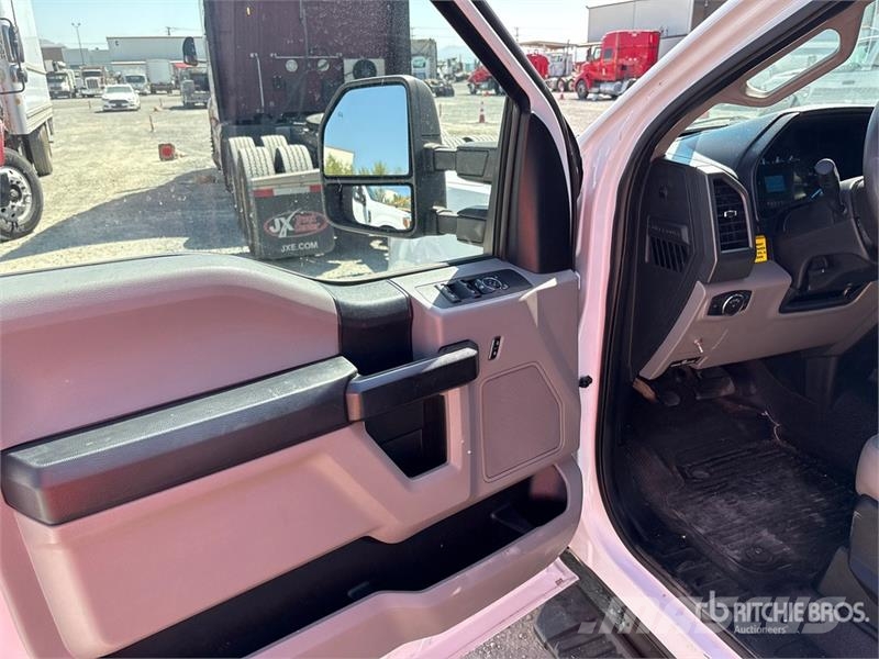 Ford F-250 XL 4x2 Extended Cab Pickup Ostalo