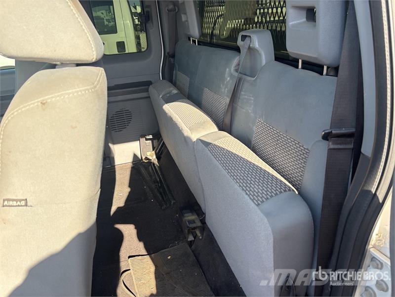 Ford F-250 XL 4x2 Extended Cab Pickup Ostalo
