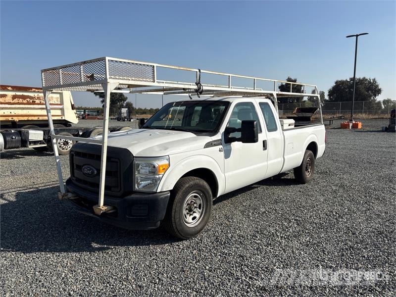 Ford F-250 XL 4x2 Extended Cab Pickup Прочие фургоны