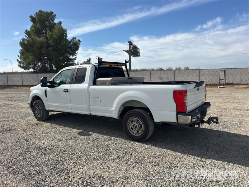 Ford F-250 XL 4x2 Extended Cab Pickup 其他