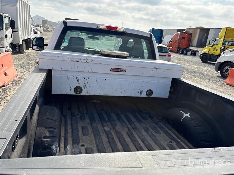 Ford F-250 XL 4x2 Extended Cab Pickup Ostalo