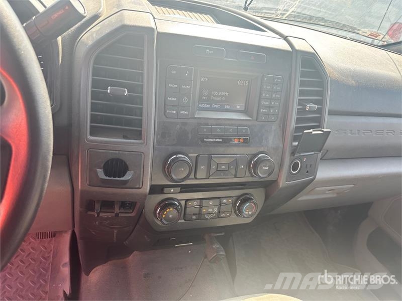 Ford F-250 XL 4x2 Extended Cab Pickup Други