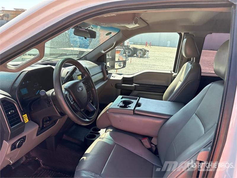 Ford F-250 XL 4x2 Extended Cab Pickup Ostalo