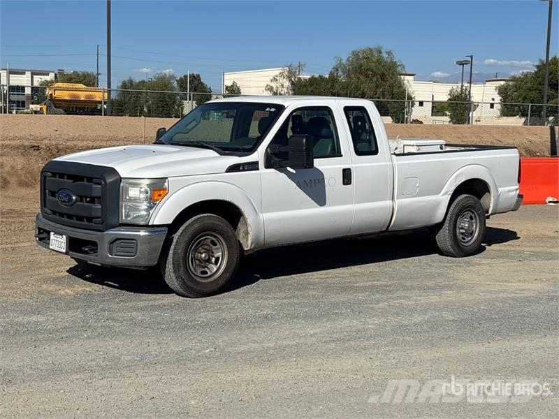 Ford F-250 XL 4x2 Extended Cab Pickup Otras furgonetas
