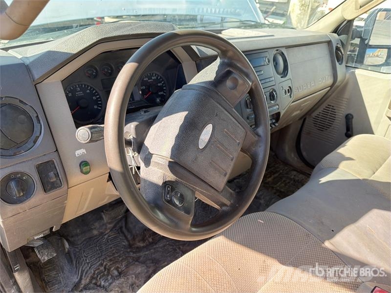 Ford F-250 XL 4x2 Extended Cab Pickup Прочие фургоны