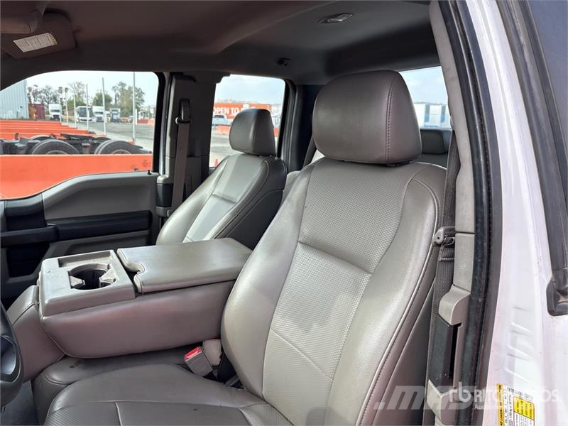 Ford F-250 XL 4x2 Extended Cab Pickup Ostalo