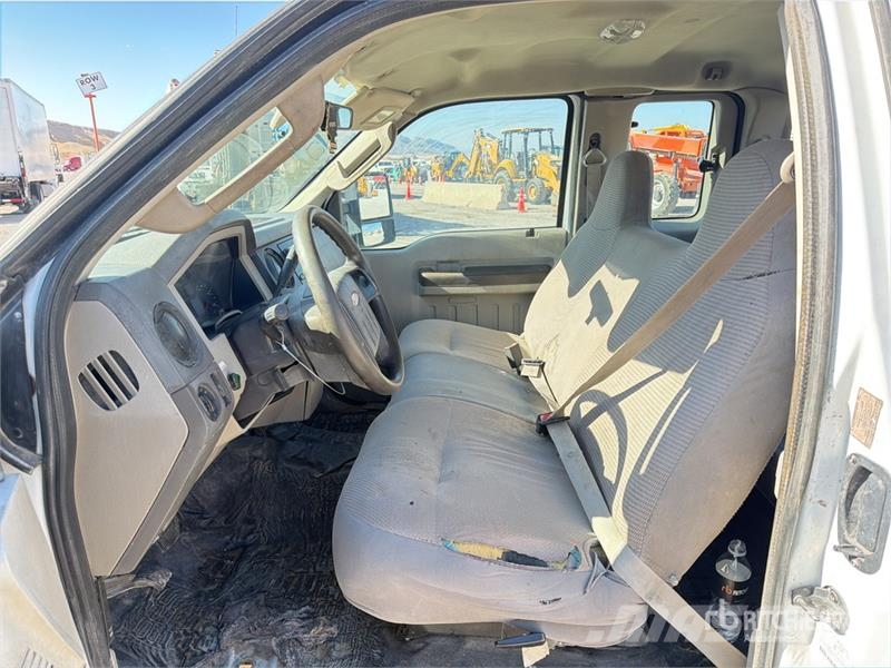 Ford F-250 XL 4x2 Extended Cab Pickup Прочие фургоны