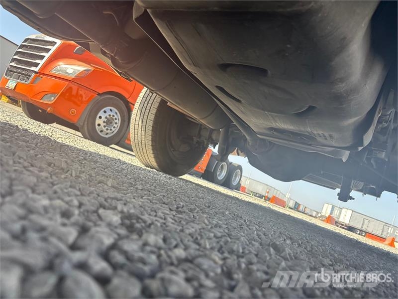 Ford F-250 XL 4x2 Extended Cab Pickup Други