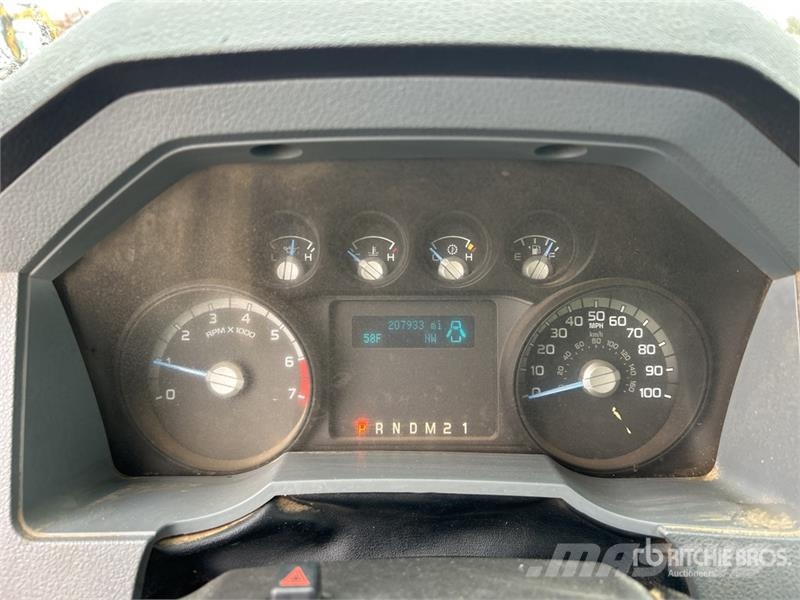Ford F-250 XL 4x2 Extended Cab Pickup Muu