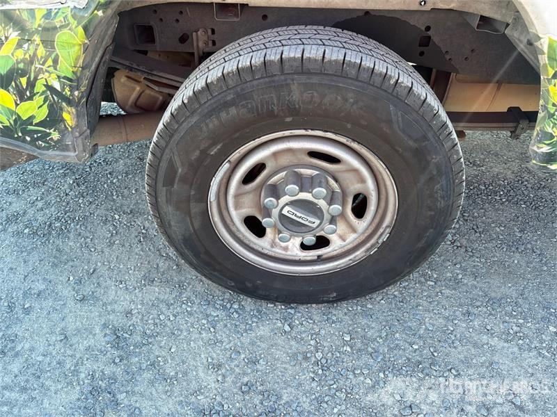 Ford F-250 XL 4x2 Extended Cab Pickup Citi