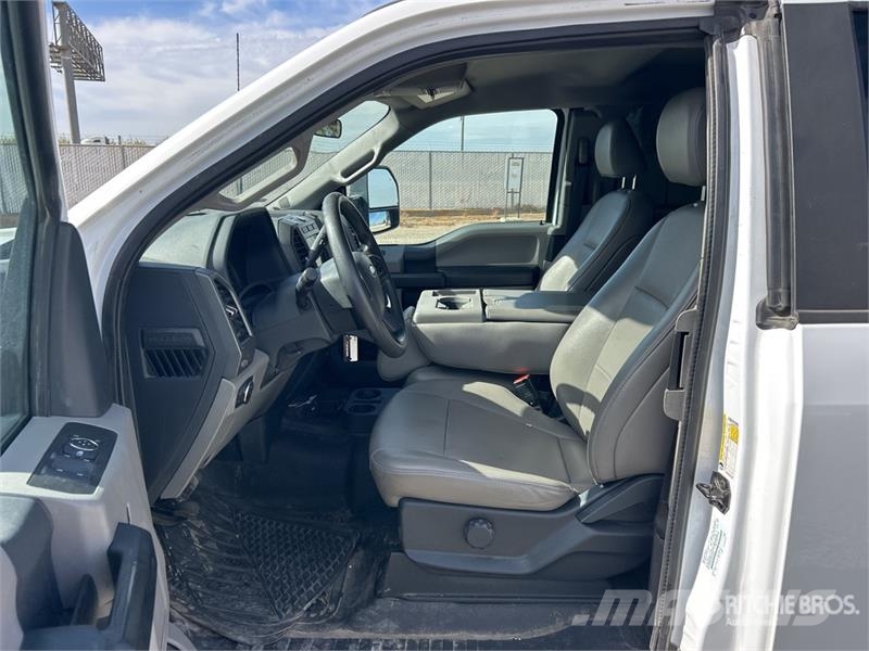 Ford F-250 XL 4x2 Extended Cab Pickup 其他