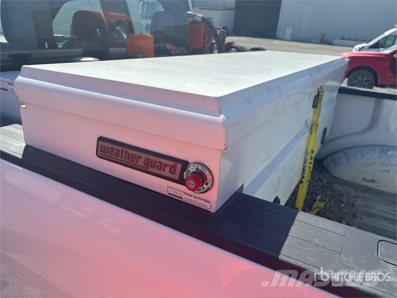 Ford F-250 XL 4x2 Extended Cab Pickup Други