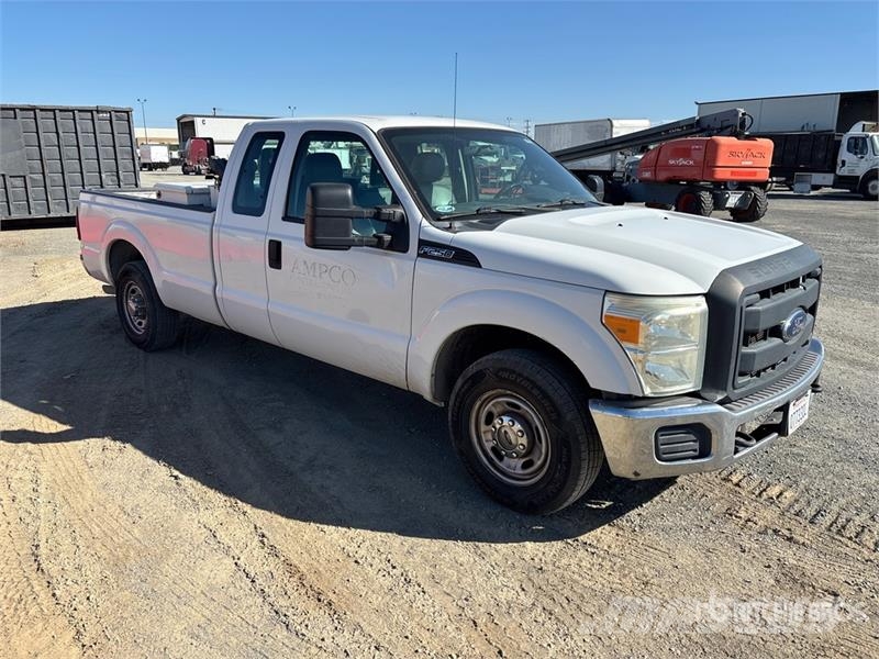 Ford F-250 XL 4x2 Extended Cab Pickup Otras furgonetas