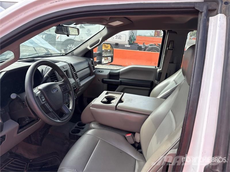 Ford F-250 XL 4x2 Extended Cab Pickup Ostalo