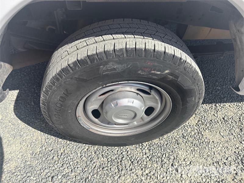 Ford F-250 XL 4x2 Extended Cab Pickup Други