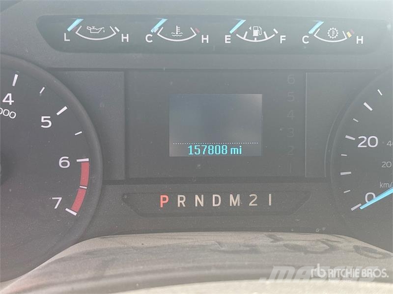 Ford F-250 XL 4x2 Extended Cab Pickup Други
