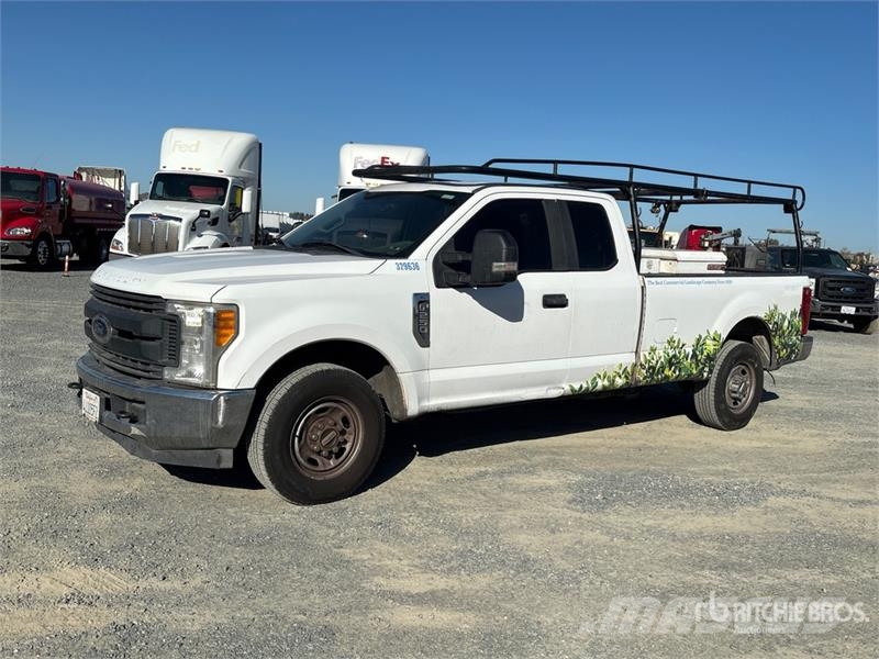 Ford F-250 XL 4x2 Extended Cab Pickup Citi