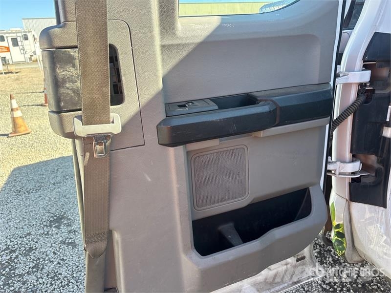 Ford F-250 XL 4x2 Extended Cab Pickup Anders