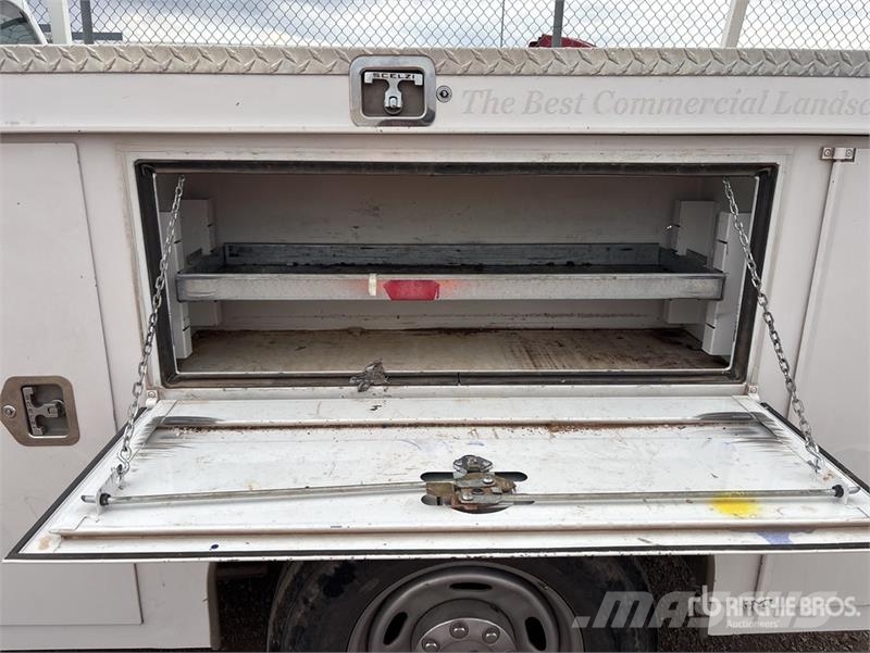 Ford F-250 XL 4x2 Extended Cab Utility Truck Пикапи