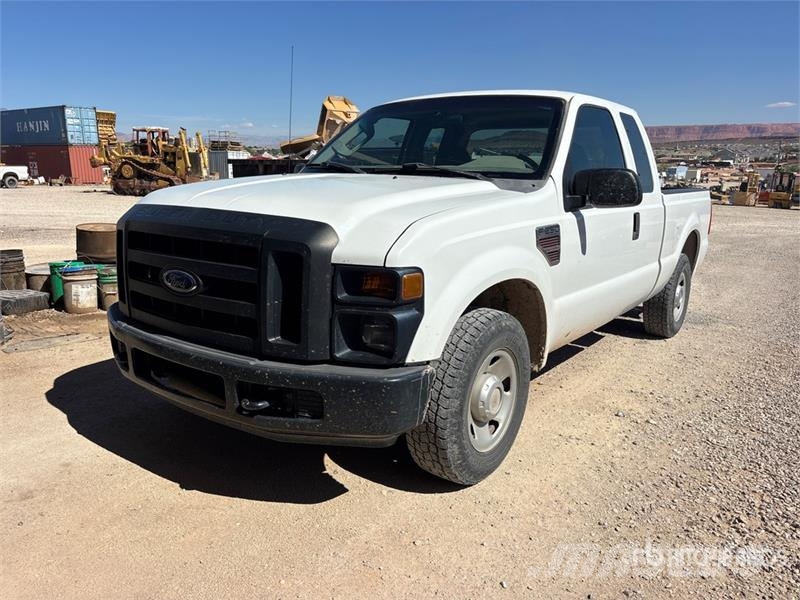 Ford F-250 XL 4x2 Extended Cab Pickup その他
