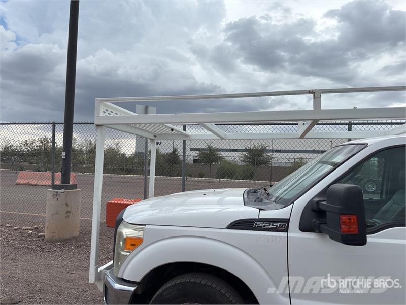Ford F-250 XL 4x2 Extended Cab Utility Truck Пикапи