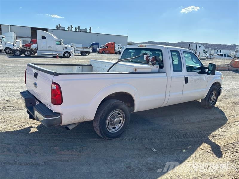 Ford F-250 XL 4x2 Extended Cab Pickup Otras furgonetas