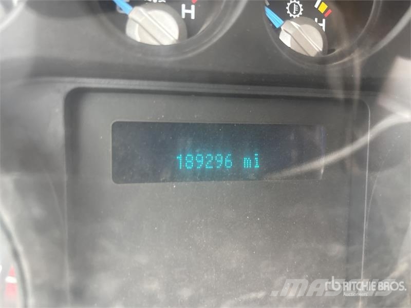 Ford F-250 XL 4x2 Extended Cab Utility Truck Пикапи