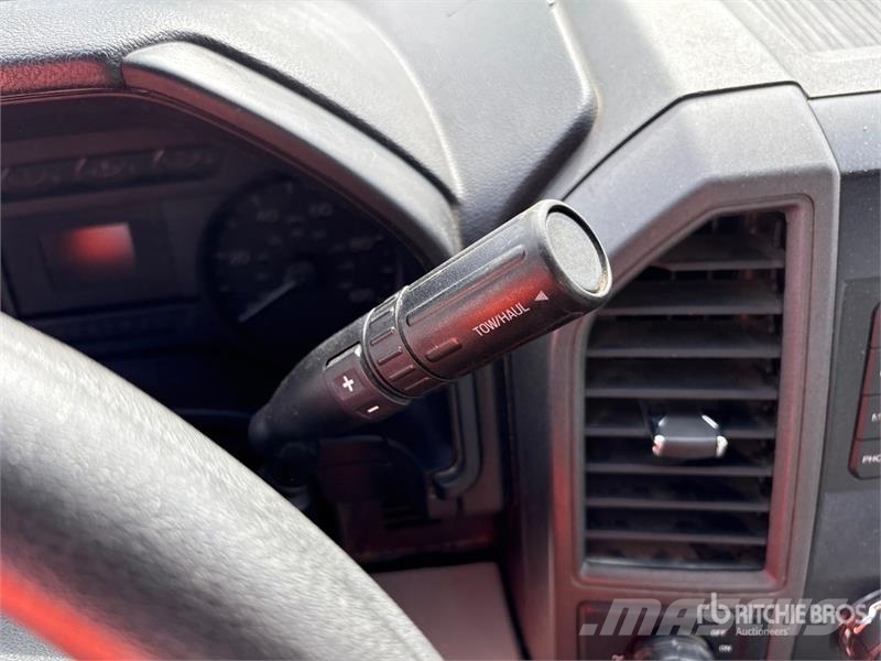 Ford F-250 XL 4x2 Extended Cab Pickup Ostalo