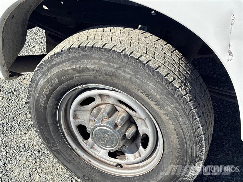 Ford F-250 XL 4x2 Extended Cab Pickup Otras furgonetas