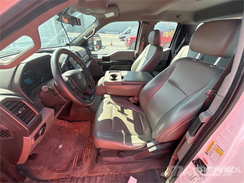 Ford F-250 XL 4x2 Extended Cab Pickup Други