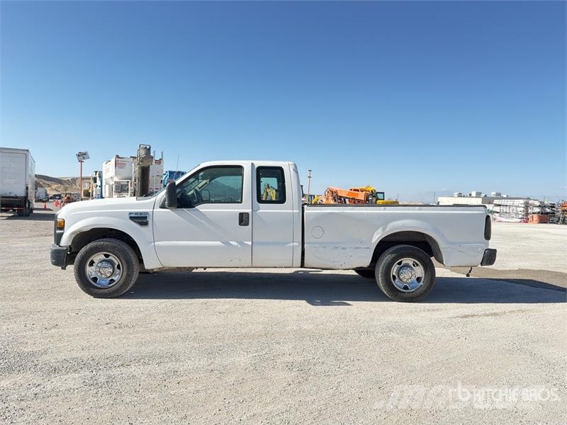 Ford F-250 XL 4x2 Extended Cab Pickup Прочие фургоны