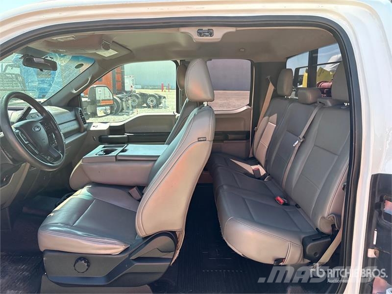 Ford F-250 XL 4x2 Extended Cab Pickup Ostalo