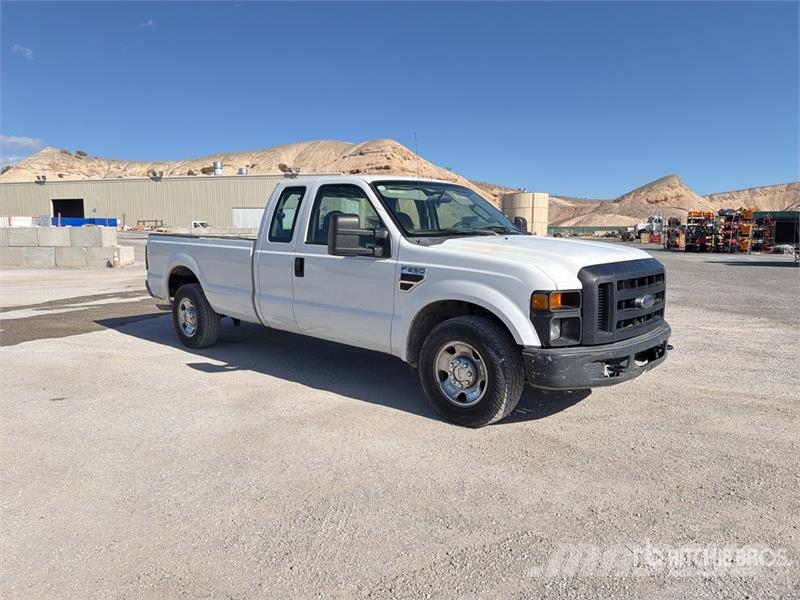 Ford F-250 XL 4x2 Extended Cab Pickup Прочие фургоны