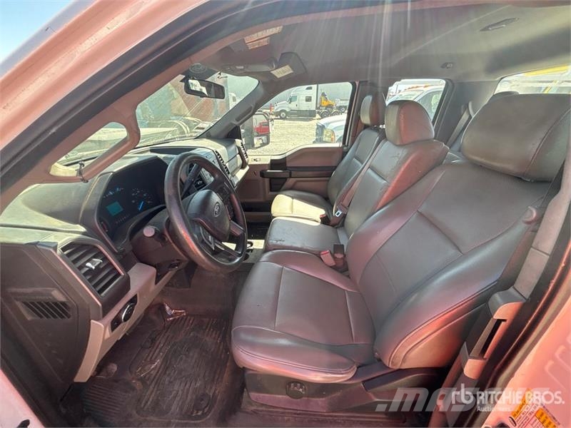 Ford F-250 XL 4x2 Extended Cab Pickup Ostalo
