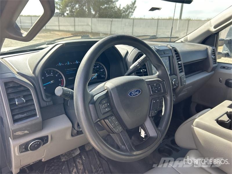 Ford F-250 XL 4x2 Extended Cab Pickup 其他