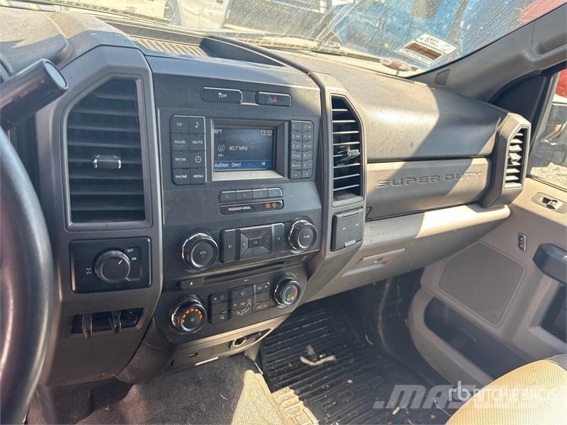 Ford F-250 XL 4x2 Extended Cab Pickup Ostalo