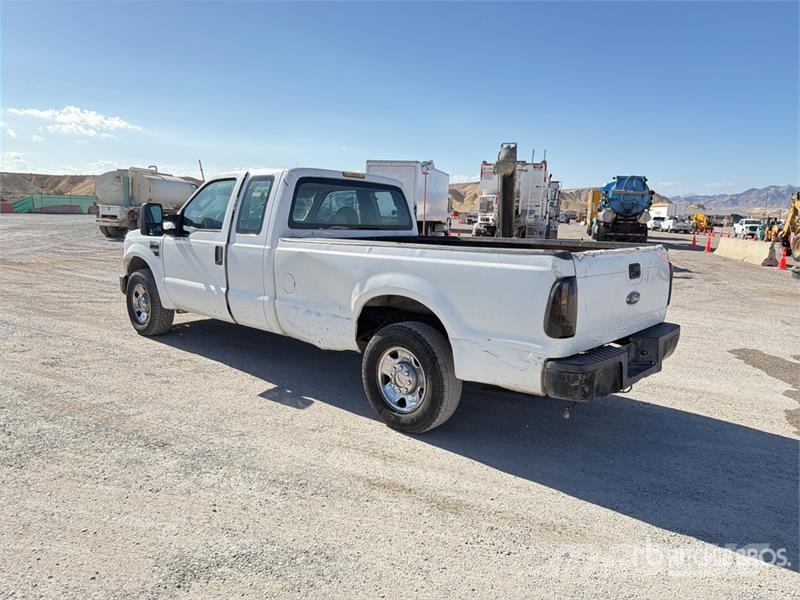 Ford F-250 XL 4x2 Extended Cab Pickup Прочие фургоны