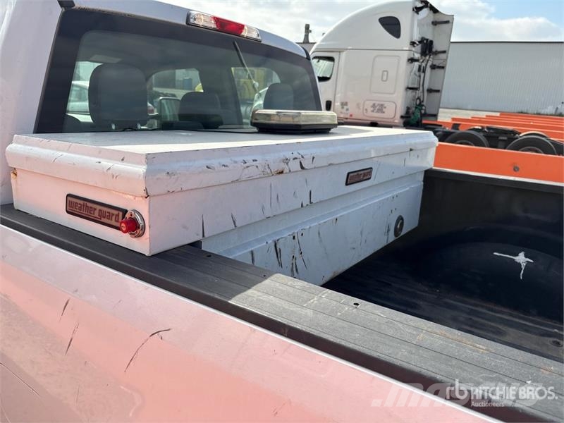 Ford F-250 XL 4x2 Extended Cab Pickup Ostalo
