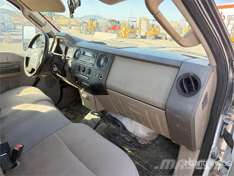 Ford F-250 XL 4x2 Extended Cab Pickup Прочие фургоны