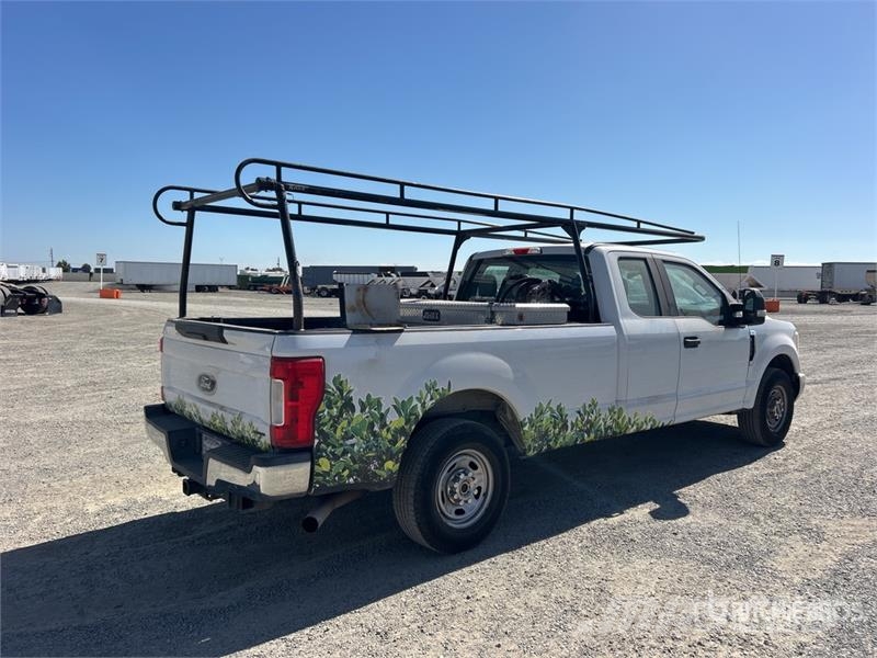 Ford F-250 XL 4x2 Extended Cab Pickup Other