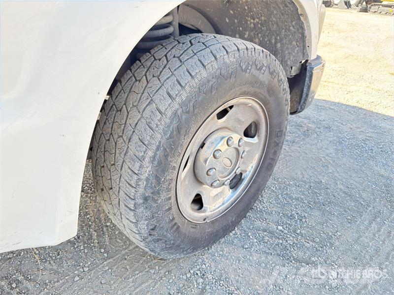 Ford F-250 XL 4x2 Extended Cab Pickup Прочие фургоны