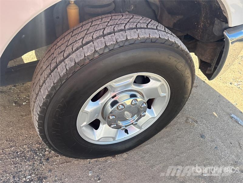 Ford F-250 XL 4x2 Extended Cab Pickup Ostalo