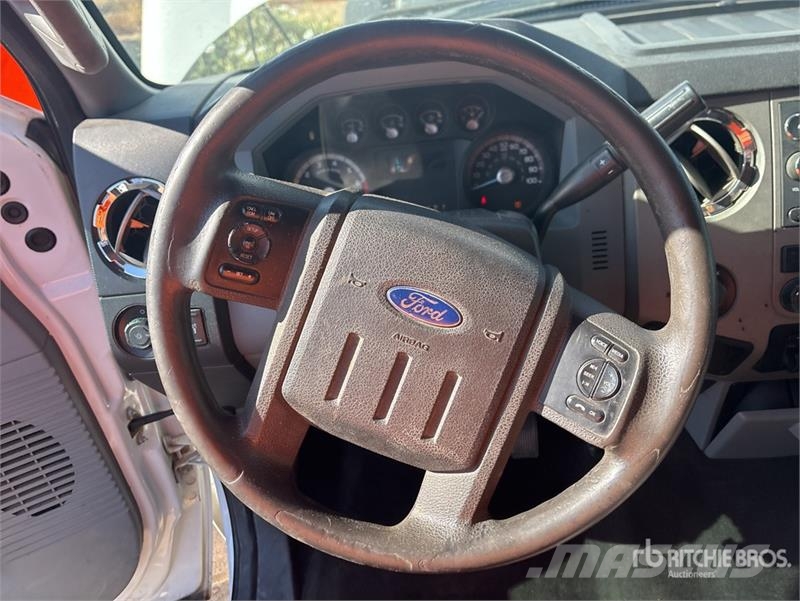Ford F-250 XL 4x2 Extended Cab Pickup Ostalo