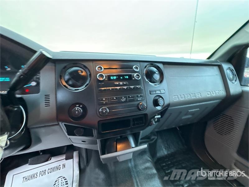 Ford F-250 XL 4x2 Extended Cab Pickup Další