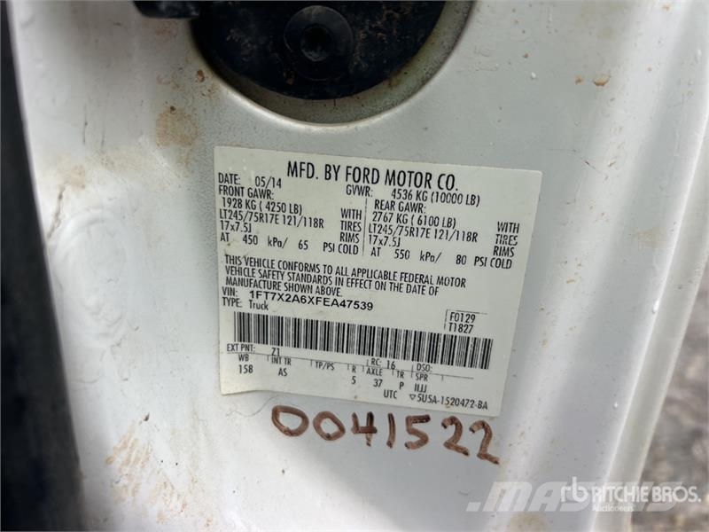 Ford F-250 XL 4x2 Extended Cab Pickup Muu
