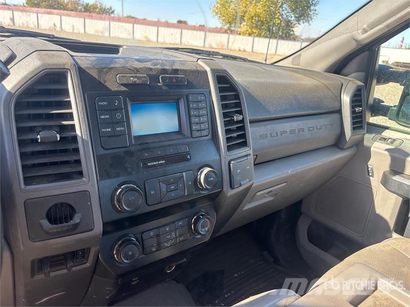 Ford F-250 XL 4x2 Extended Cab Pickup Anders