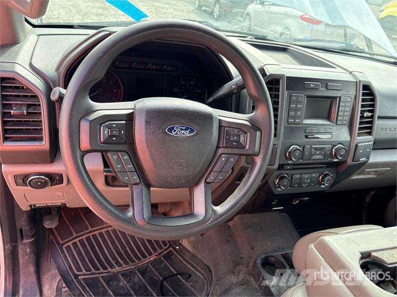 Ford F-250 XL 4x2 Extended Cab Pickup Ostalo