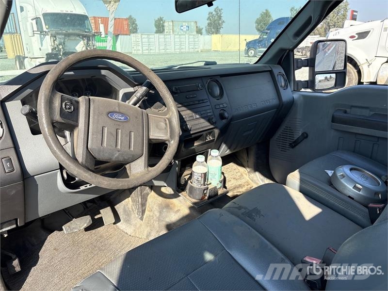 Ford F-250 XL 4x2 Extended Cab Pickup Прочие фургоны